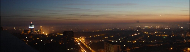 Panorama Koekelberg (vue de nuit depuis le boulevard Mettewie - par R.Muradyan)